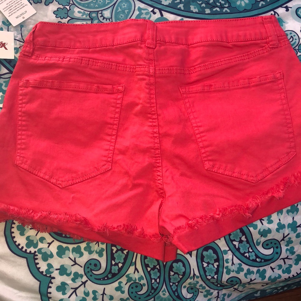 Shorts - Picture 6 of 7